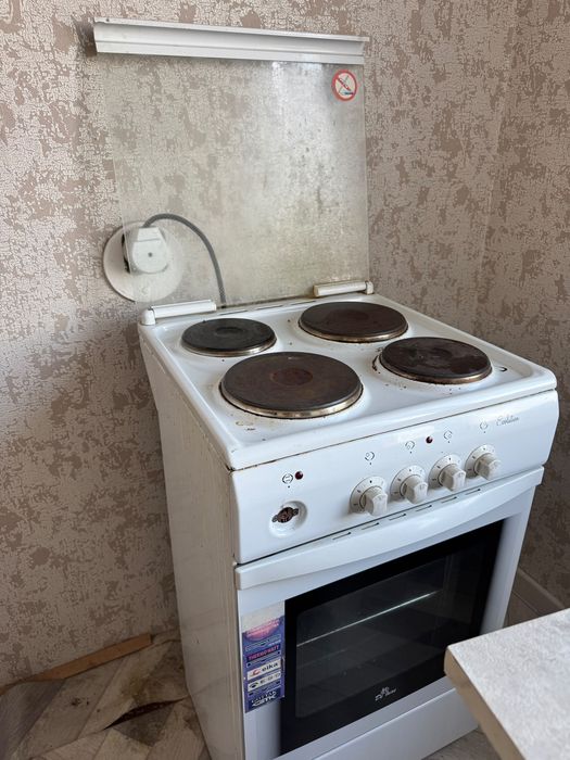 Продам электрическую плиту