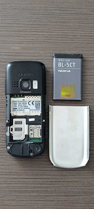 Se vinde Motorola Gleam și Nokia 6303