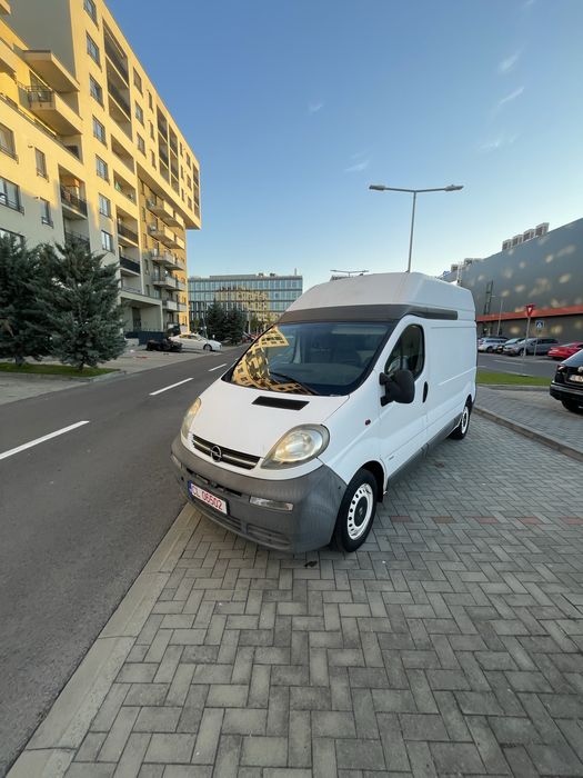 Opel vivaro 1,9 diesel  model suprainaltat si lung
