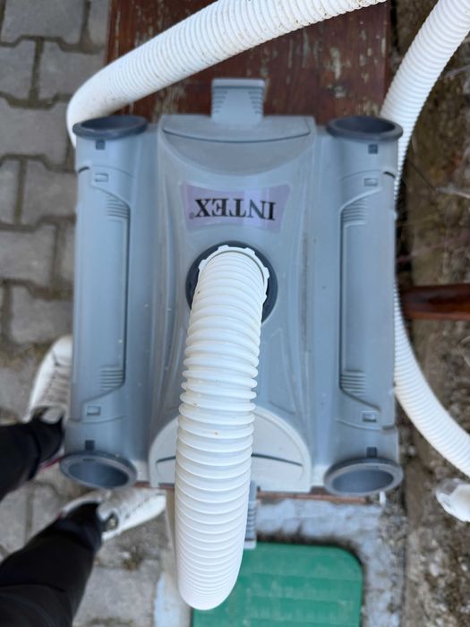 Intex Робот за почистване на наземни басейни