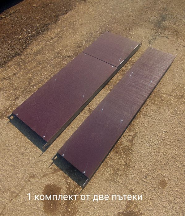 Продавам чисто ново метално олекотено мобилно скеле на колела!