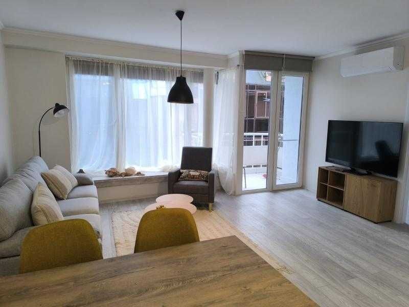 Тристаен апартамент под наем в Центъра на гр. Бургас