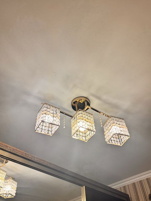 Продам люстры б/у