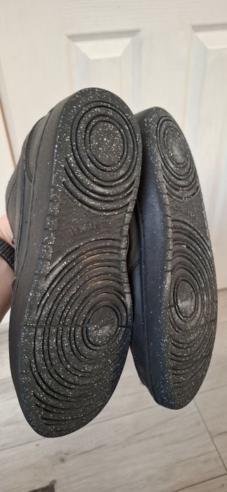 Adidasi Nike, 39