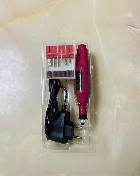 Freza unghii cu viteza reglabila.