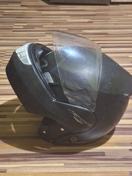 Reusch кожен екип + 2 каски Astone & Airoh – за истински моторист!