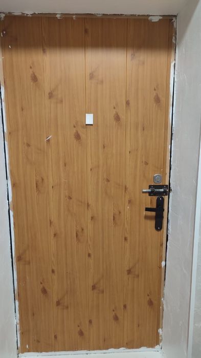 Входная дверь б/у