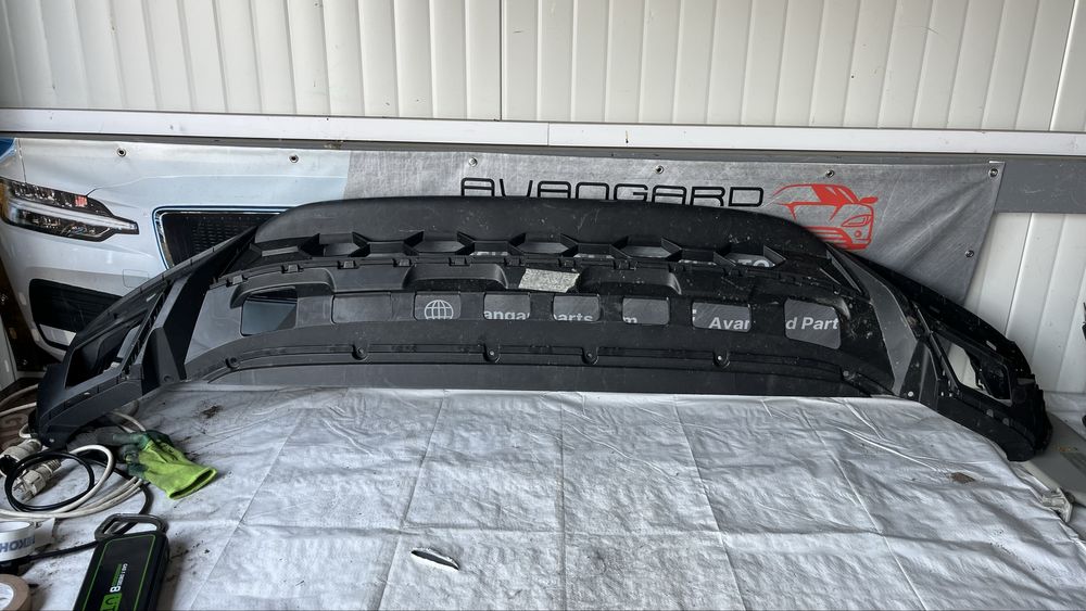 Част от предна броня VW Tiguan 2 Lift