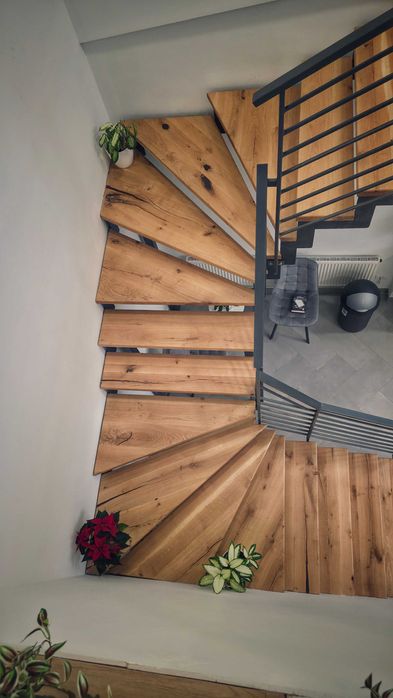 Trepte din lemn de stejar