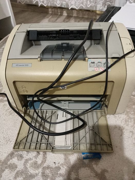 Продам  принтер HP LaserJet 1020