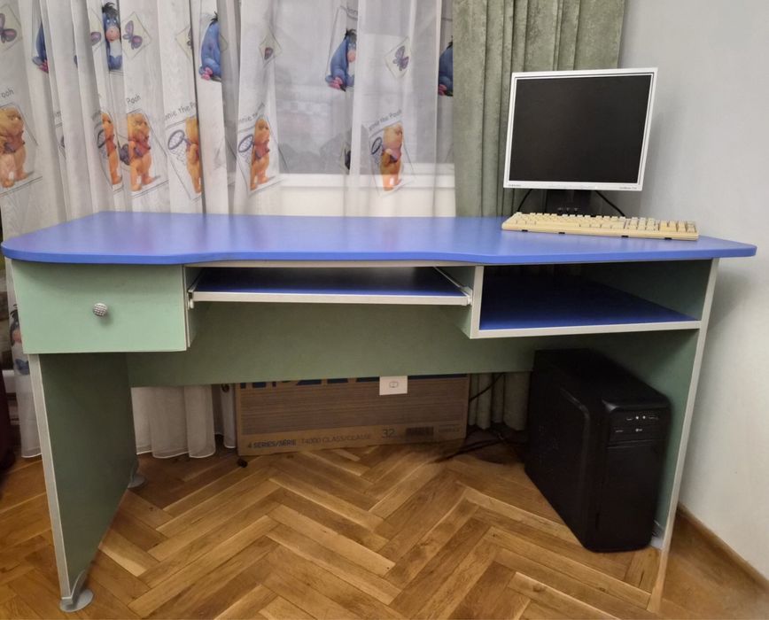 Ученическо дървено бюро