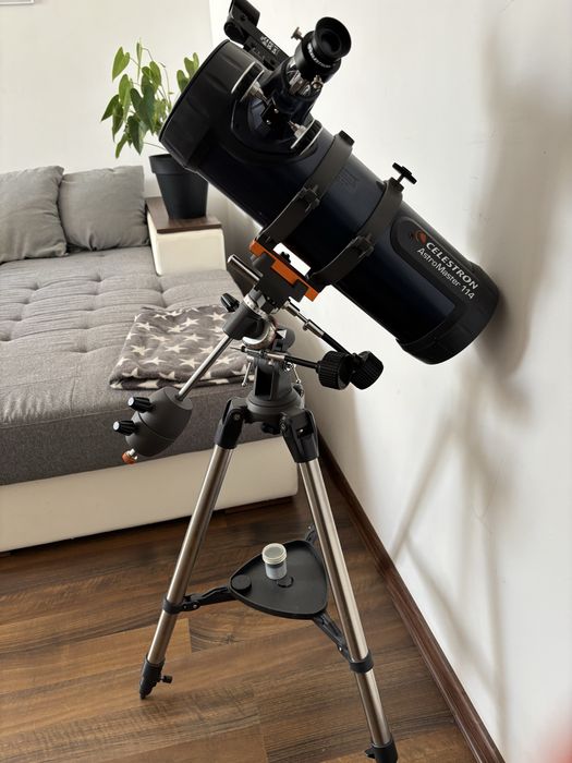 Telescop Celestron AstroMaster 114 EQ