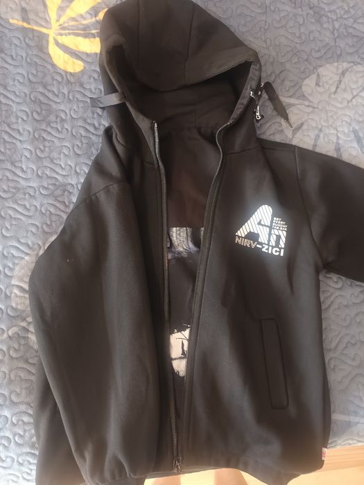 Продам костюм 140 см