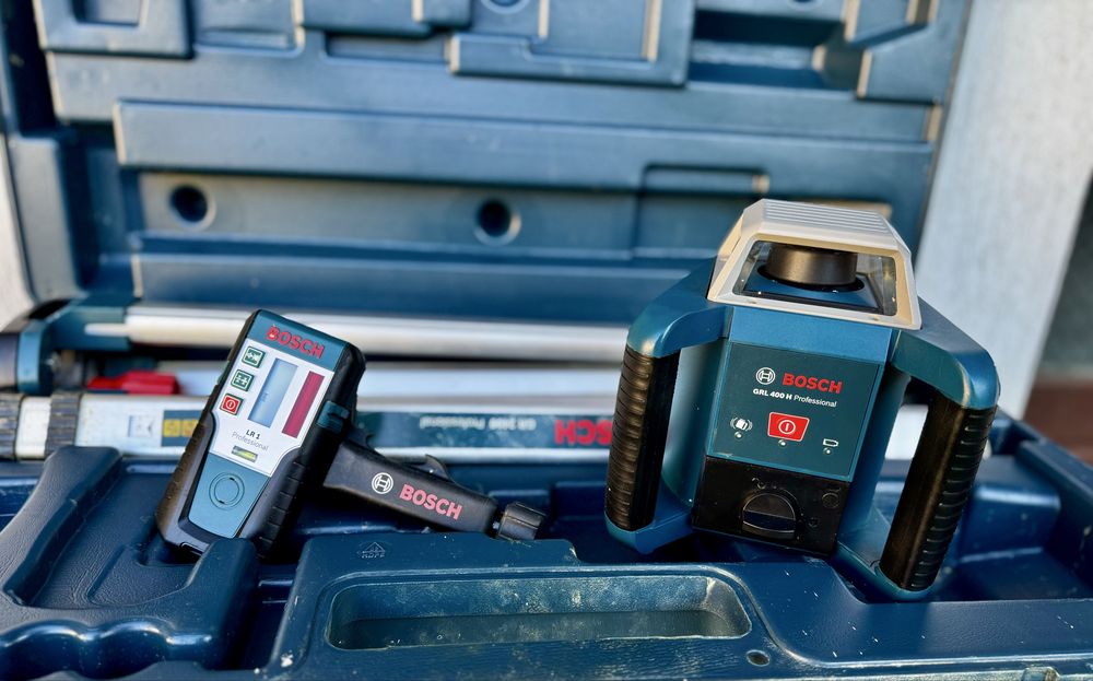 Nivela Laser rotativa BOSCH GRL 400 H, receptor, trepied, mira, valiza plastic