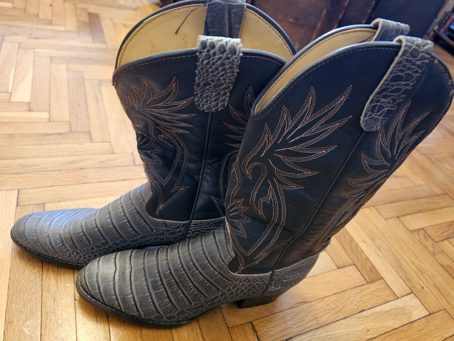Ботуши тип "каубойски" американски.
