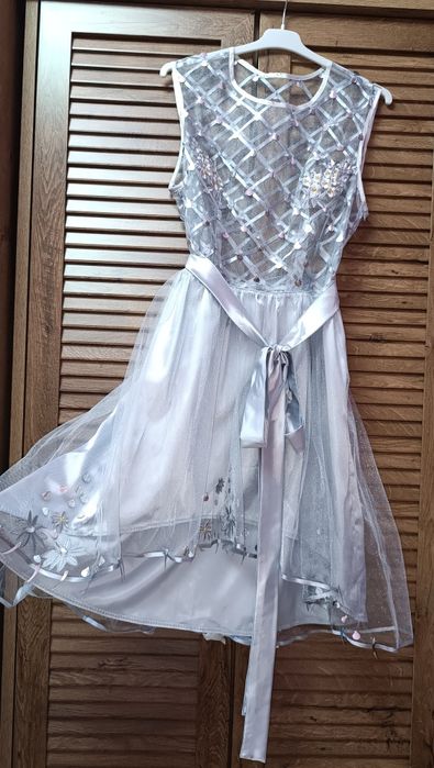 Rochiță de seara lucrata manual noua