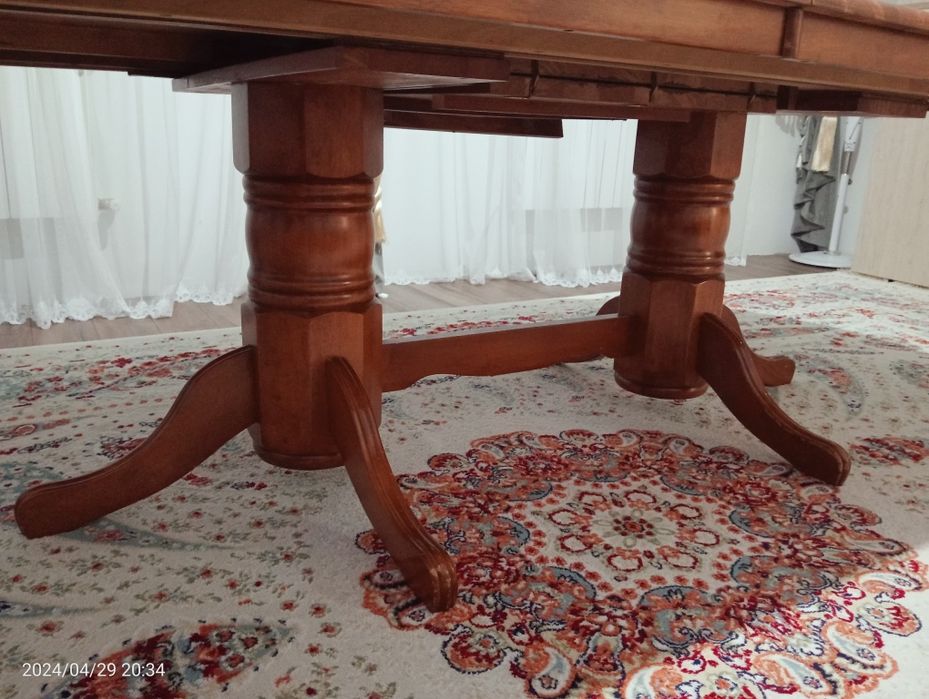 Продам стол натуральное дерево