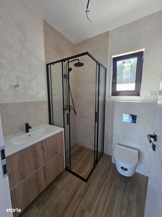Casa individuala de tip P in suprafata de 90 mp. si teren 370 mp., Alb
