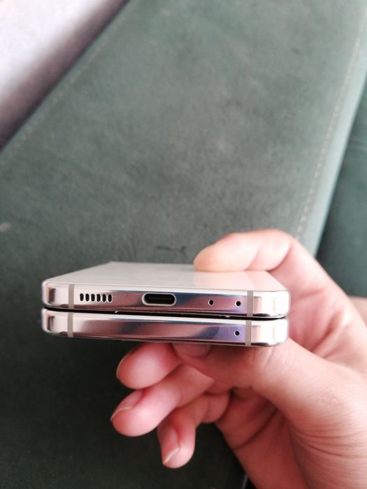 Samsung z flip 5 256gb,