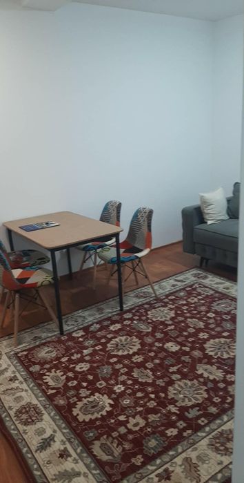 Apartment cu două camere de inchiriat
