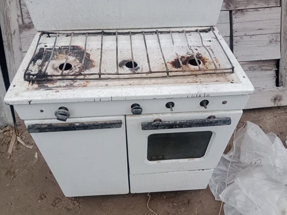 Газ плита . Б/У  уш ошаклы.