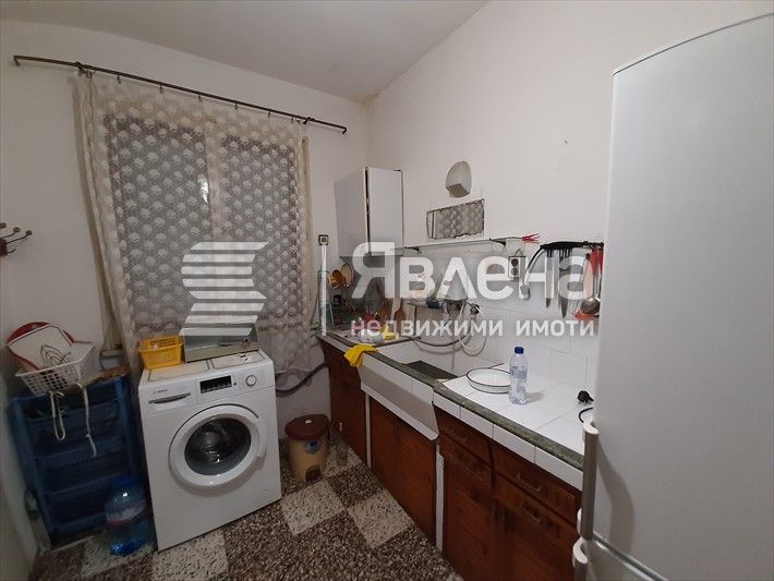 Дава се под наем Тристаен апартамент в Ямбол, Център - 80 кв.м за 255 € - Снимка #6