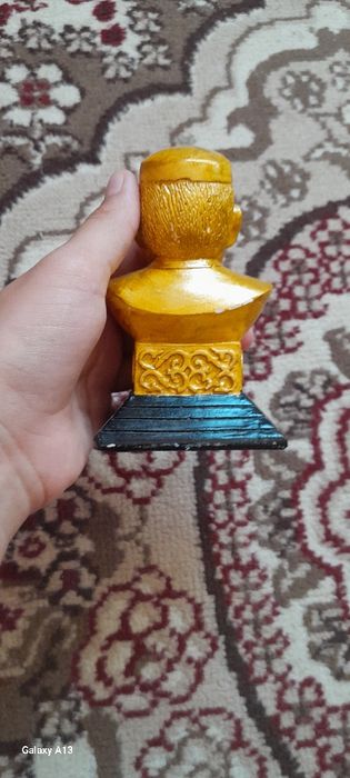 Статуя Абай кунанбаев