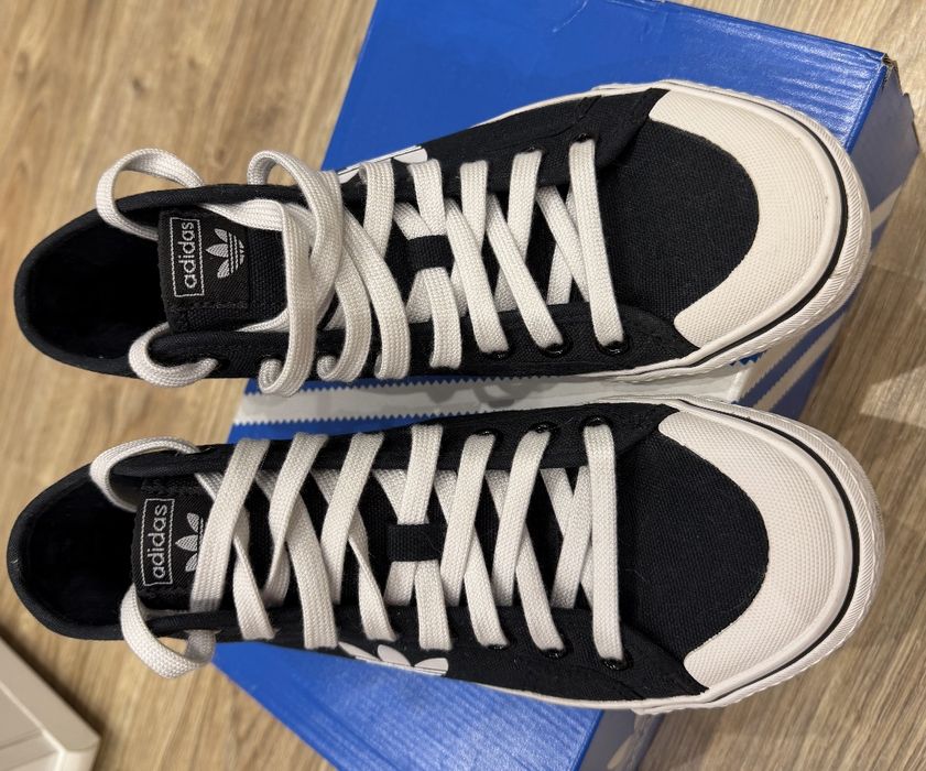 Кроссовки от adidas