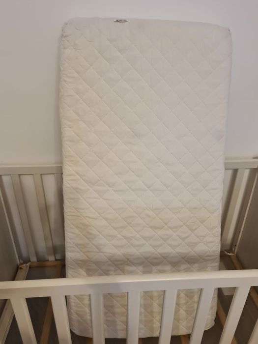 Patut SUNDVIK Ikea + saltea de cocos noua