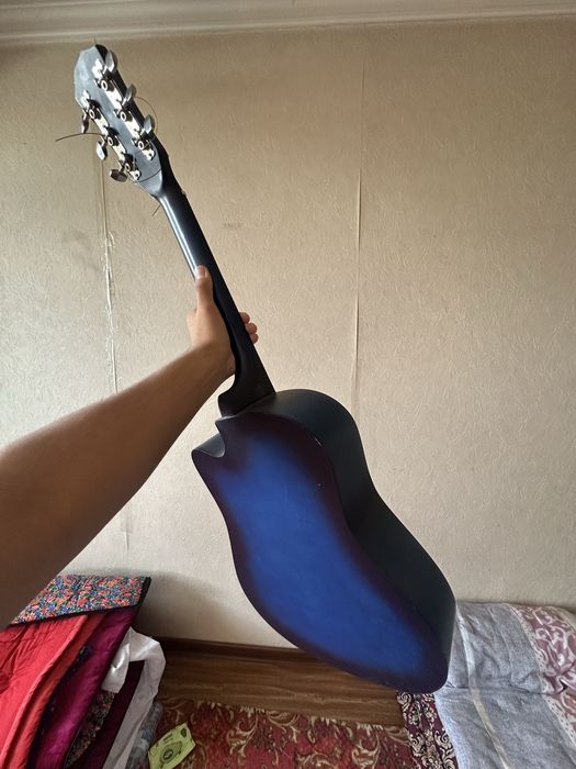 Gitara sotiladi, Akustik Boshlang’ich va qiziquvchilar uchun