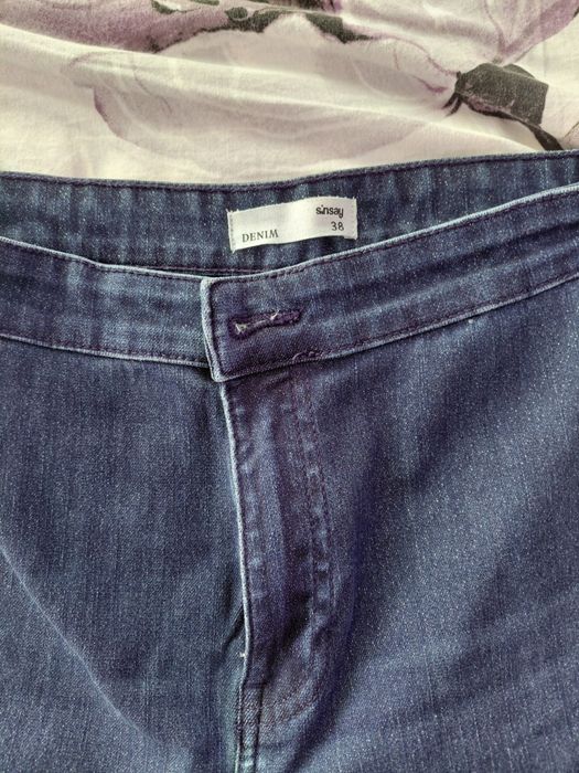 Тъмни Дънки вталени