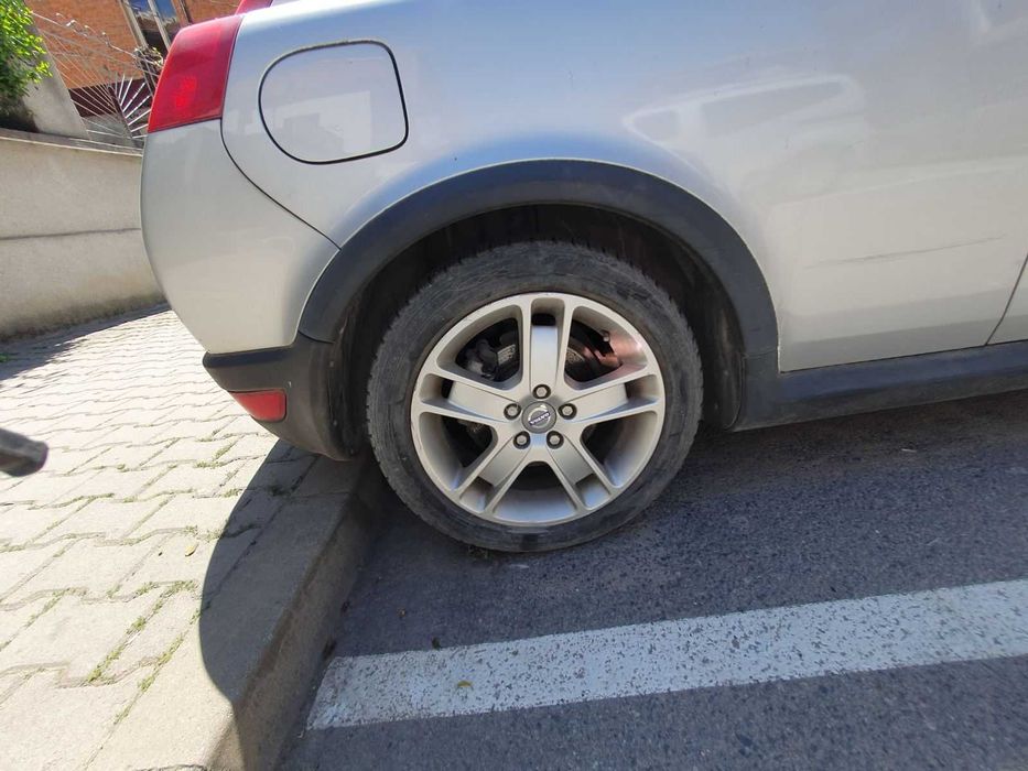 Продавам Volvo C30 1.6 109 к.с дизел