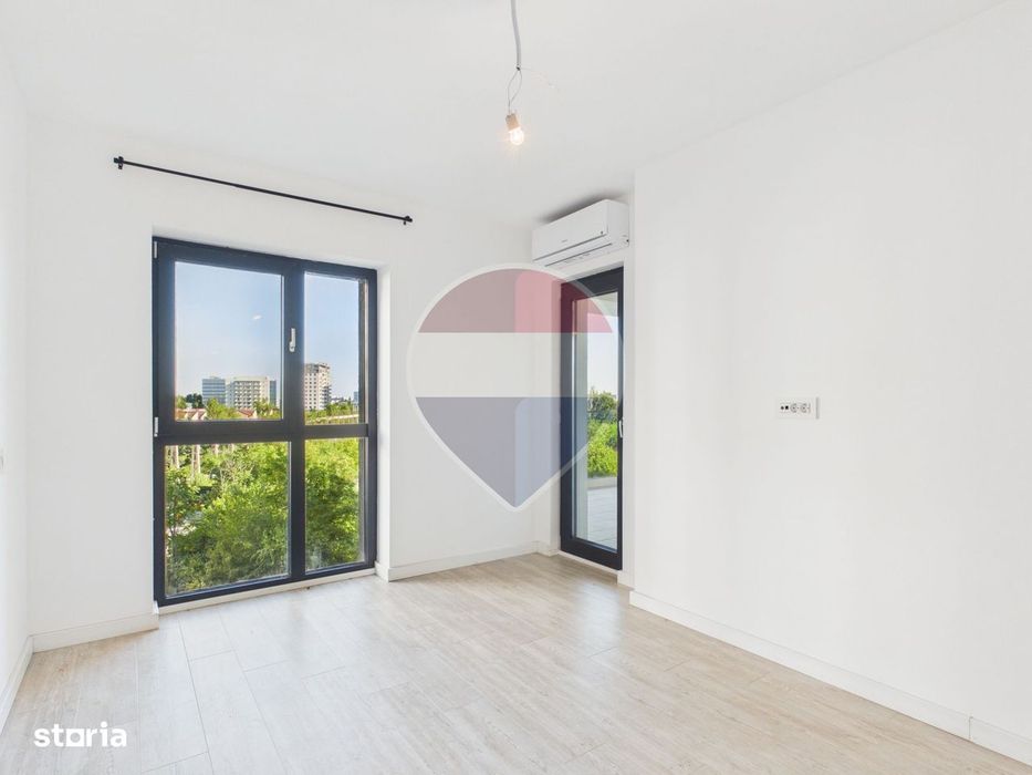 Apartament cu 3 camere de vânzare cu parcare subterana, nemobilat