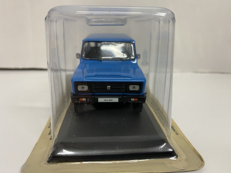 ARO 244 machetă auto scara 1:43(9 cm) Deagostini