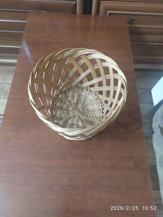 Подцветочник плетёный.