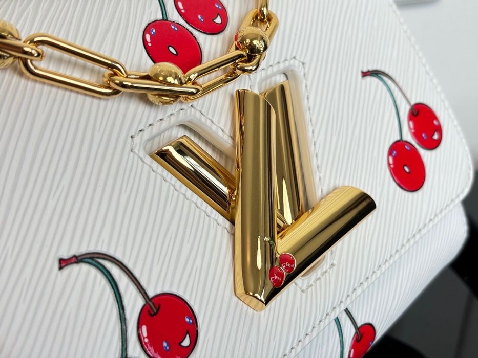 Louis vuitton чанта