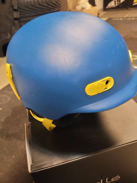 Детска каска за ски