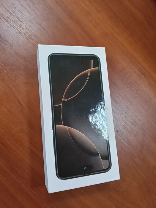 Смартфон 6.9" 256GB Desert Titanium, новый