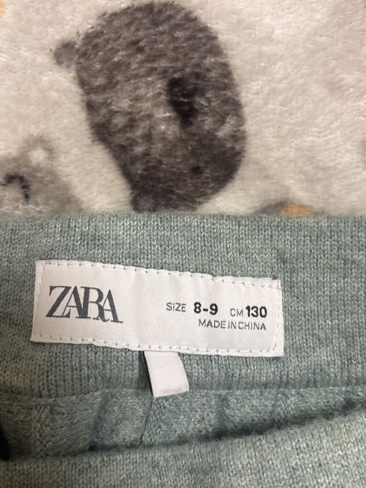 Пола от ЗАРА с вълнено качество