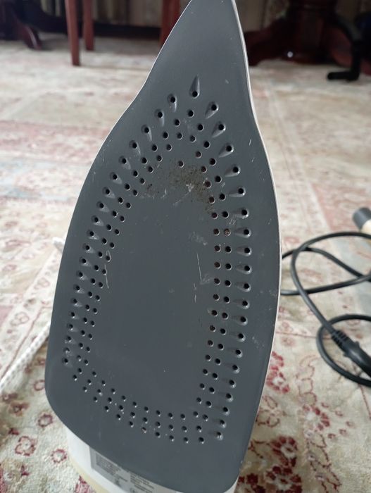 Утюг.     Elenberg