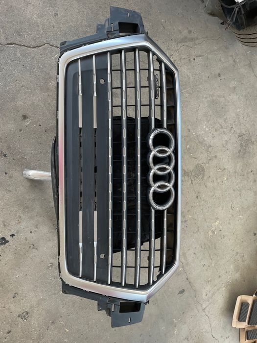 AUDI Q-7 GRIL maska