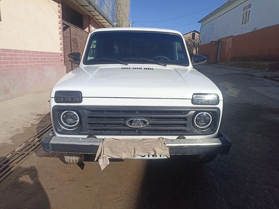 Автомобил ВАЗ2121