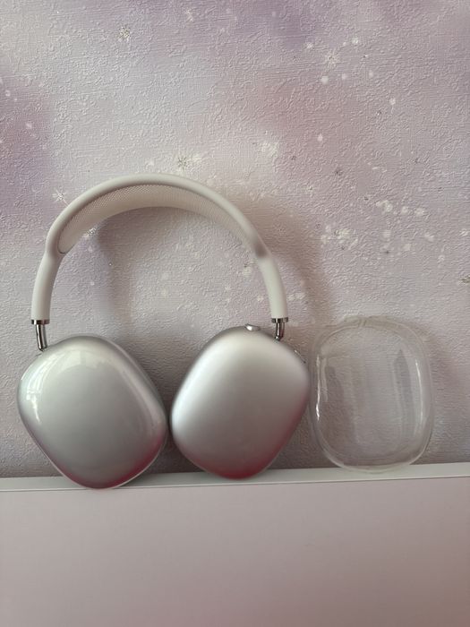 Продам AirPods Max !