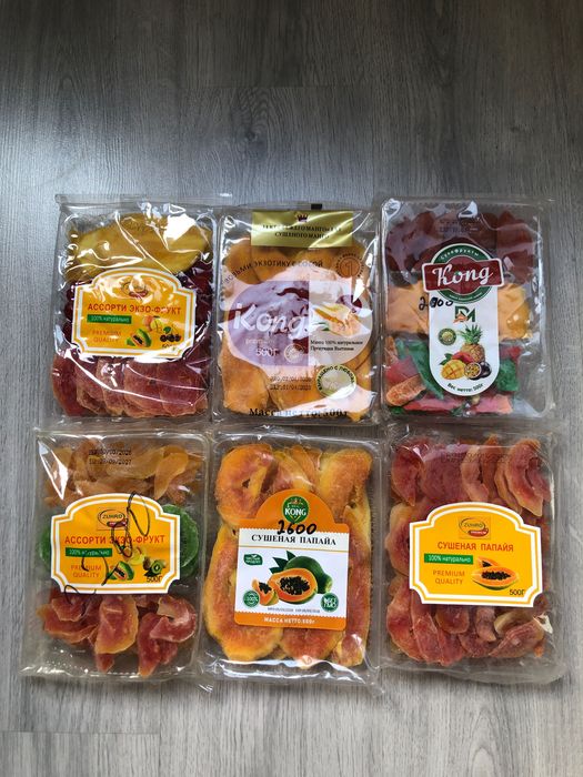 Упакованные орехи и сухофрукты