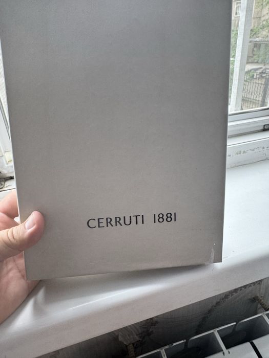 Продам новые кожаные кроссовки Cerutti