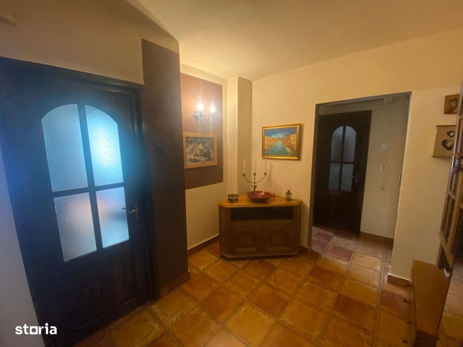 Închiriez apartament 2 camere in Piata Centrala