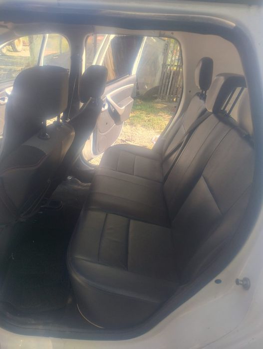 Vand Dacia Duster 2013 sau schimb