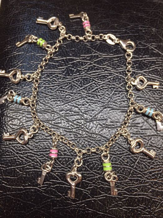 Сребърни лъжички и бижутерия