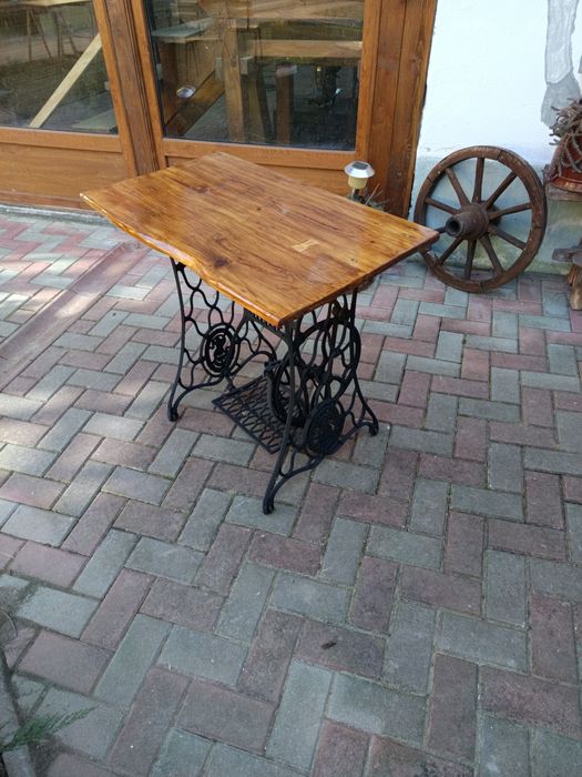 Birou sau suport lavoar baie din mașină de cusut