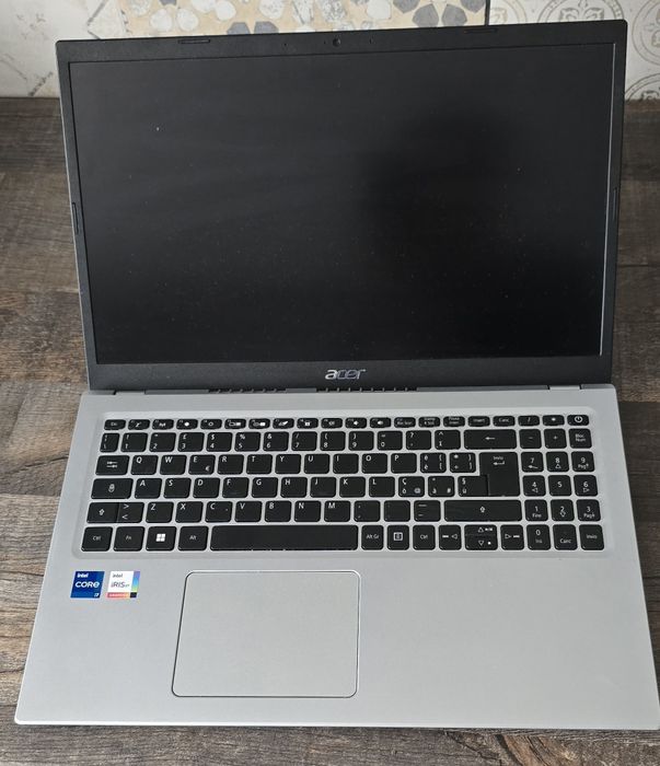 Laptop Aspire 5 A515  generatia 11 i7 ssd  2T  15.4 stare 9/10